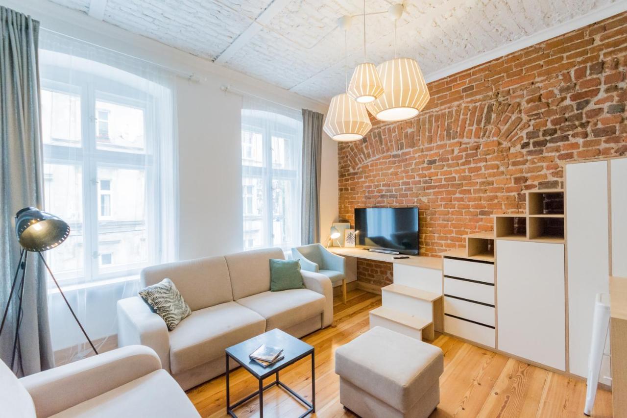 Apartment Rynek Stare Miasto 5a - Klima Netflix
